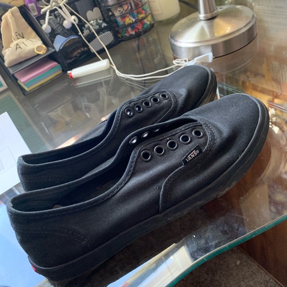 all black vans no laces